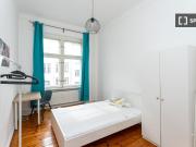Zimmer zu vermieten in einer Wohnung mit 3 Schlafzimmern...