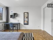 Zimmer zu vermieten in möblierter 4 Zimmer Wohnung in Berlin