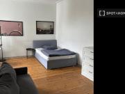 Zimmer zu vermieten in Wohnung mit 4 Schlafzimmern in Berlin