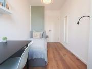 Zimmer in 4 Zimmer Wohnung zur Miete in Berlin