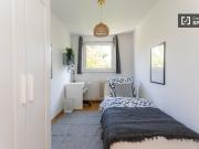 Zimmer zu vermieten in Wohnung mit 4 Schlafzimmern in Berlin