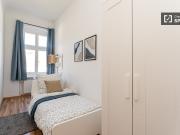 Zimmer zu vermieten in Wohnung mit 4 Schlafzimmern in Berlin