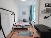 Zimmer zu vermieten in Wohnung mit 4 Schlafzimmern in Berlin