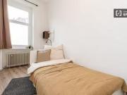 Zimmer zu vermieten in Wohnung mit 4 Schlafzimmern in Berlin