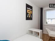 Zimmer zu vermieten in Wohnung mit 4 Schlafzimmern in...