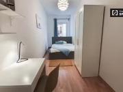 Zimmer zu vermieten in Wohnung mit 5 Schlafzimmern in Berlin