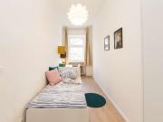 Zimmer zu vermieten in Wohnung mit 5 Schlafzimmern in Berlin Zimmer zu vermieten in Wohnung mit 5 Schlafzimmern in Berlin