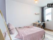 Zimmer zu vermieten in Wohnung mit 5 Schlafzimmern in Berlin