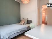 Zimmer zu vermieten in Wohnung mit 5 Schlafzimmern in Berlin