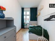 Zimmer zu vermieten in Wohnung mit 5 Schlafzimmern in Berlin