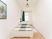 Zimmer zu vermieten in Wohnung mit 5 Schlafzimmern in Berlin