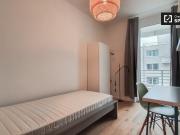 Zimmer zu vermieten in Wohnung mit 5 Schlafzimmern in Berlin