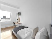 Zimmer zu vermieten in Wohnung mit 5 Schlafzimmern in Berlin