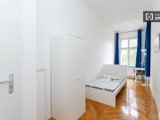 Zimmer zu vermieten in Wohnung mit 5 Schlafzimmern in Berlin