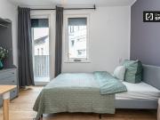 Zimmer zu vermieten in Wohnung mit 5 Schlafzimmern in Berlin