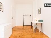 Zimmer zu vermieten in Wohnung mit 5 Schlafzimmern in...