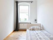 Zimmer zu vermieten in Wohnung mit 5 Schlafzimmern in...