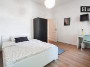 Zimmer zu vermieten in Wohnung mit 5 Zimmern in Mitte,...