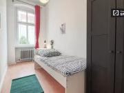 Zimmer zu vermieten in Wohnung mit 6 Schlafzimmern in Berlin