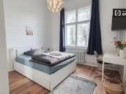 Zimmer zu vermieten in Wohnung mit 7 Schlafzimmern in Berlin