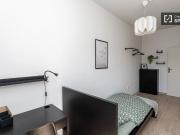 Zimmer zu vermieten in Wohnung mit 7 Schlafzimmern in Berlin