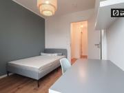 Zimmer zu vermieten in Wohnung mit 7 Schlafzimmern in Berlin