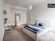 Zimmer zu vermieten in Wohnung mit 8 Schlafzimmern in Berlin