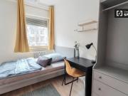 Zimmer zu vermieten in Wohnung mit 8 Schlafzimmern in Berlin