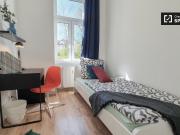 Zimmer zu vermieten in Wohnung mit 8 Schlafzimmern in Berlin