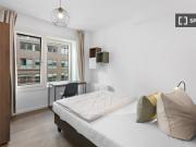 Zimmervermietung in einer 6 Zimmer Wohnung in der...