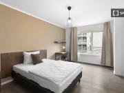 Zimmervermietung in einer 6 Zimmer Wohnung in der...