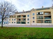 Zome Portugal Luminoso T2 com suíte e ótima localização...