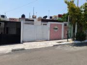 ZONA CANDILES, CASA CALLE ABIERTA DE UN SOLO PISO CON...