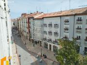 Zona Centro, piso reformado, tres dormitorio, dos baños...