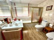 ZONA HIGUERON Parcela con casa y piscina con...