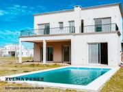 Casa en Venta, 5 Ambientes, en El Canton Barrio Golf,...
