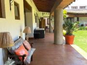 CASA EN VENTA EN PRIVADA CON VIGILANCIA, COL. LOMAS DE...