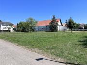 Zu verkaufen ist ein gewartetes und flaches Grundstück...