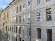 ZU VERMIETEN IN EINEM ALTBAU IN DER ALTSTADT