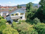 Zuhause mit Charme, Panoramasicht & weitläufigem Garten