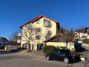 Zuhause über den Dächern – ruhige 3 Zimmer DG Wohnung...