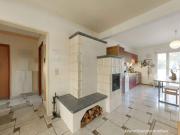 Zukunftssicher leben im modernen, fast autarken...