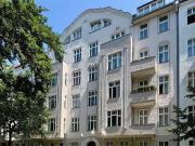 Zum Renovieren ! Altbau Etagen Wohnung in begehrter Lage...