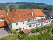 Zwei besondere Wohnungen in historischem Gebäude 178 m²...