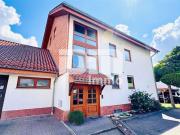 Zwei bis Dreifamilienhaus + Großes Nebengebäude / Halle...