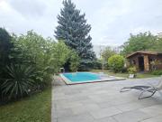 2 Einfamilienhäuser mit Garten, Carport und Pool in... 2 Einfamilienhäuser mit Garten, Carport und Pool in...