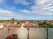 Zwei Einfamilienhäuser mit Nebengebäude & traumhaftem...