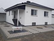 Zwei freistehende Einfamilienhäuser zu verkaufen in...