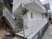 ZWEI HÄUSER AN DER STRANDMEILE SUTOMORE MONTENEGRO ZU...