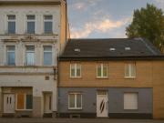 Zwei Häuser mit vielseitigem Grundstück